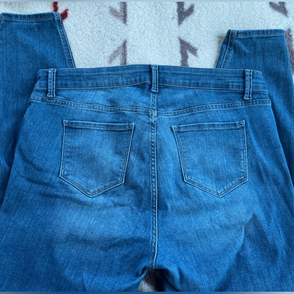 ❌SOLD❌ Old Navy Size 16 Super Skinny Rockstar Jeans - Picture 4 of 6